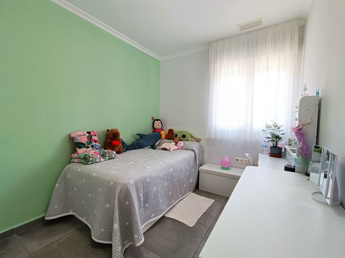 Image No.17-4 Bed Country House for sale