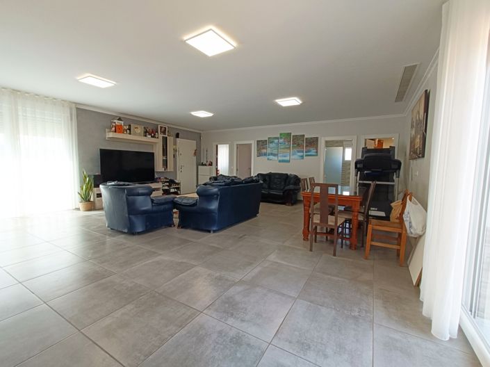 Image No.8-4 Bed Country House for sale