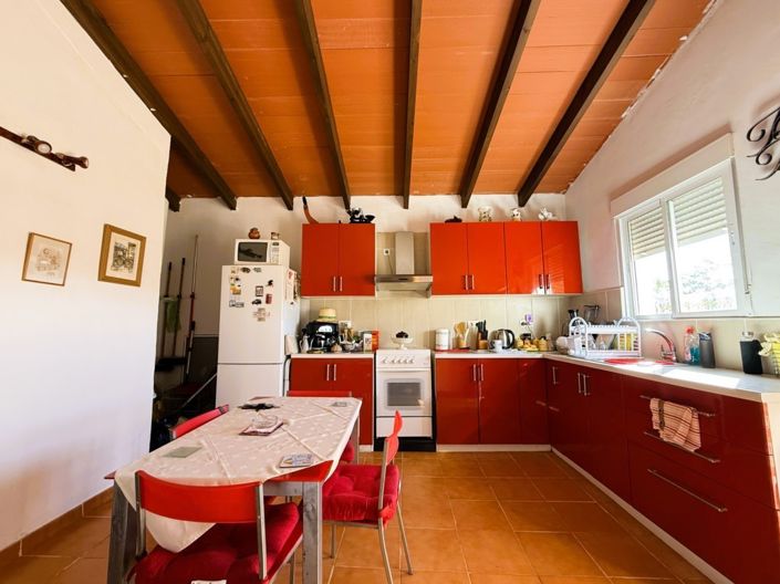 Image No.7-4 Bed Country House for sale