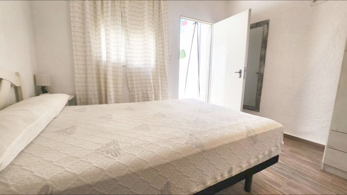 Image No.8-2 Bed Townhouse for sale