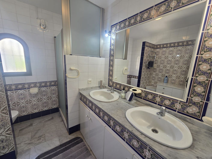 Image No.27-3 Bed Villa for sale