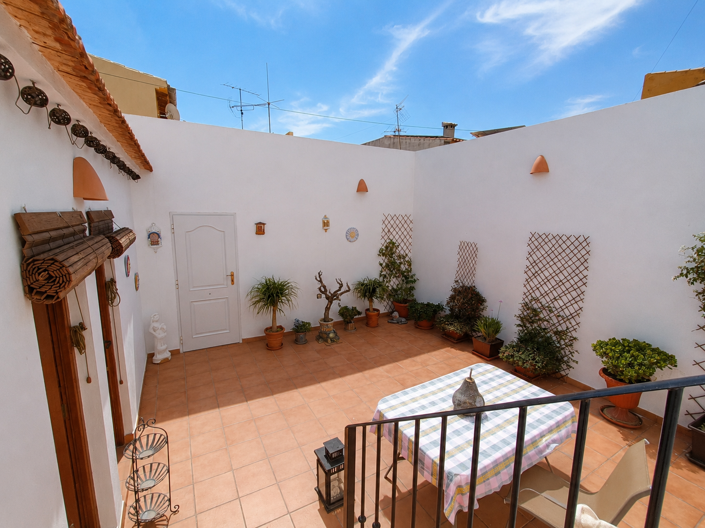 Image No.33-2 Bed Townhouse for sale