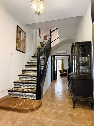 Image No.17-6 Bed Townhouse for sale