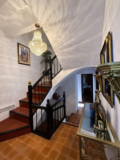 Image No.18-6 Bed Townhouse for sale