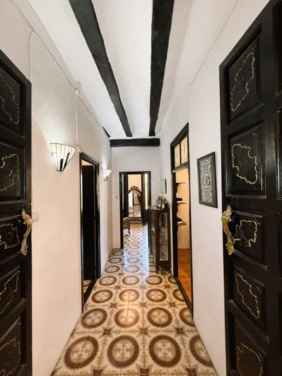 Image No.22-6 Bed Townhouse for sale