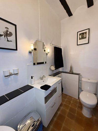Image No.24-6 Bed Townhouse for sale