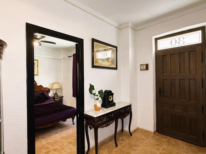 Image No.8-6 Bed Townhouse for sale