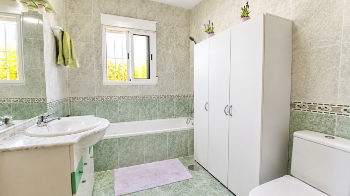 Image No.43-3 Bed Country House for sale