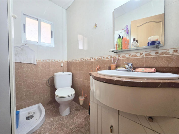 Image No.8-5 Bed Country House for sale