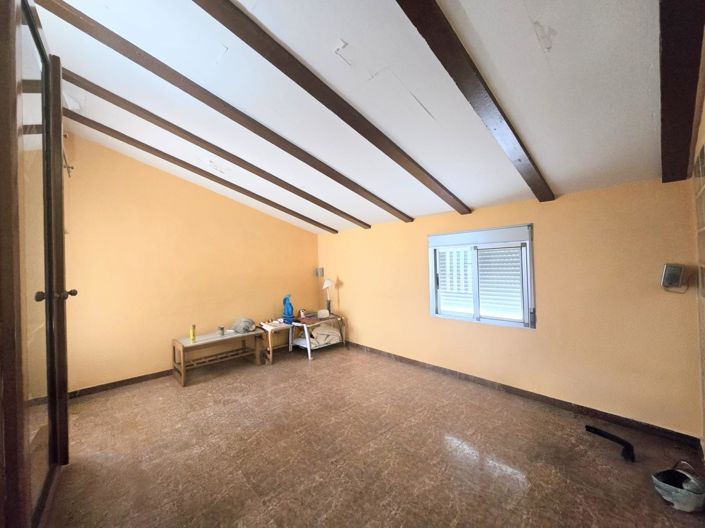Image No.9-5 Bed Country House for sale
