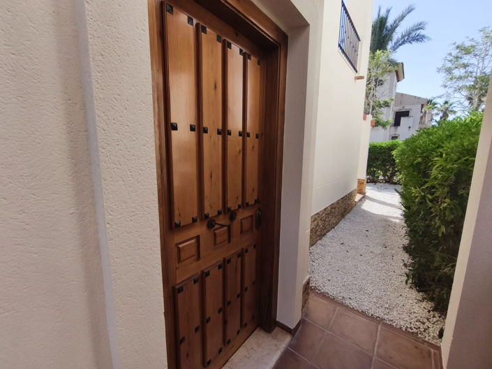 Image No.20-3 Bed Townhouse for sale