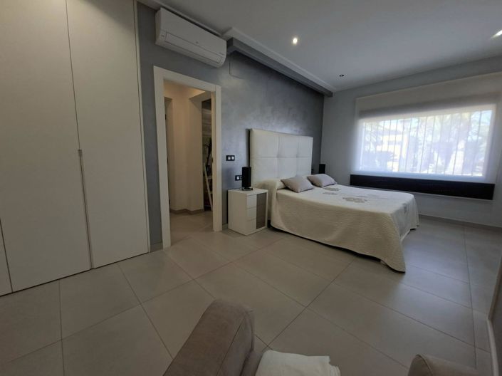 Image No.16-4 Bed Country House for sale