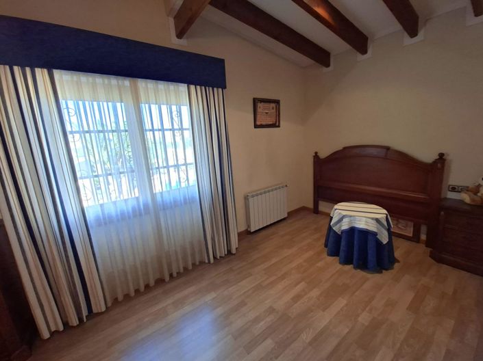 Image No.36-4 Bed Country House for sale