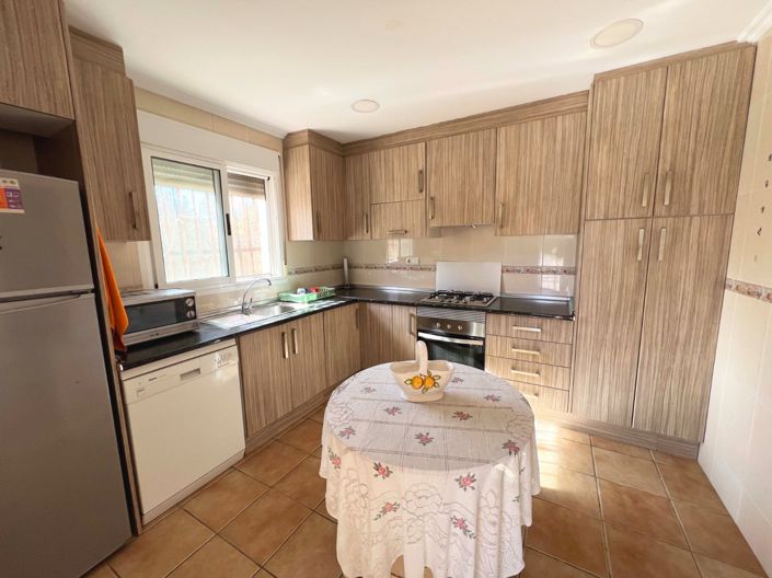 Image No.17-4 Bed Country House for sale