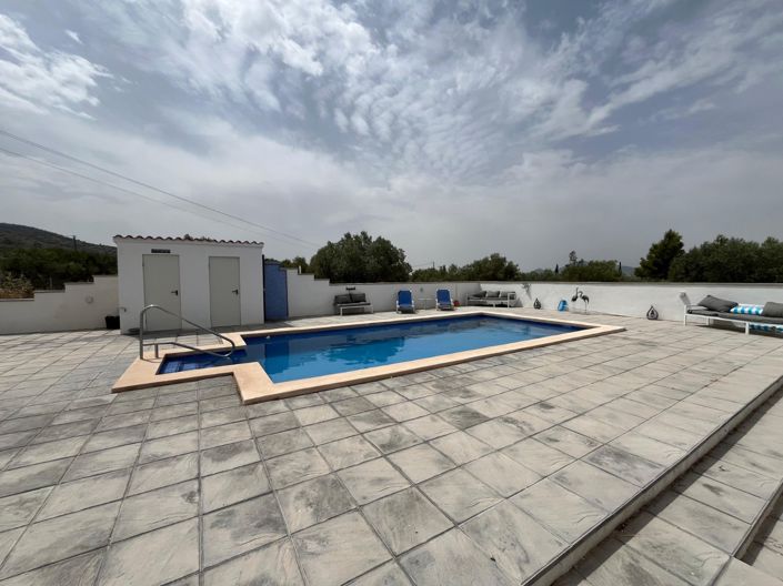 Image No.25-3 Bed Country House for sale
