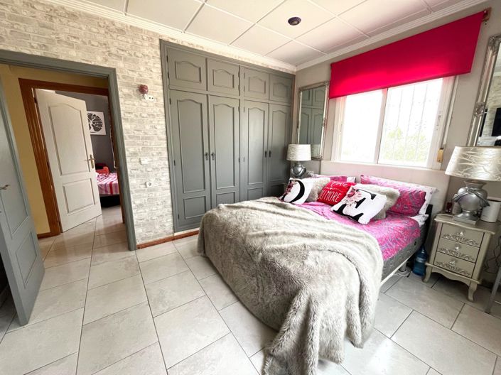 Image No.36-3 Bed Country House for sale