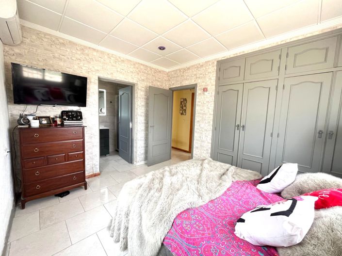 Image No.37-3 Bed Country House for sale