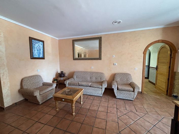 Image No.24-8 Bed Country House for sale