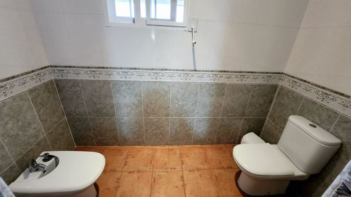 Image No.13-7 Bed Country House for sale