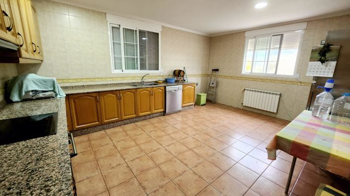 Image No.6-7 Bed Country House for sale