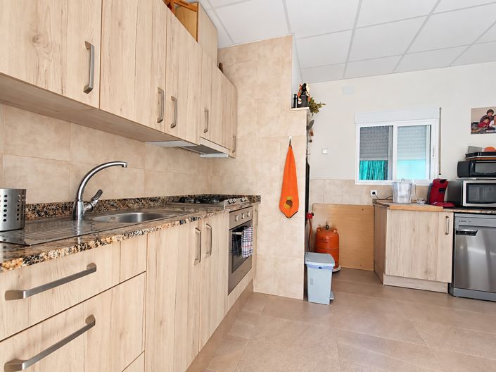 Image No.24-3 Bed Country House for sale
