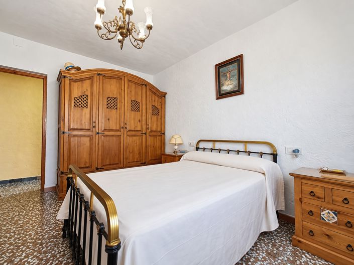 Image No.45-3 Bed Country House for sale