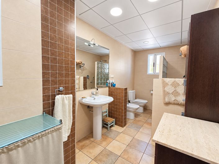 Image No.46-3 Bed Country House for sale