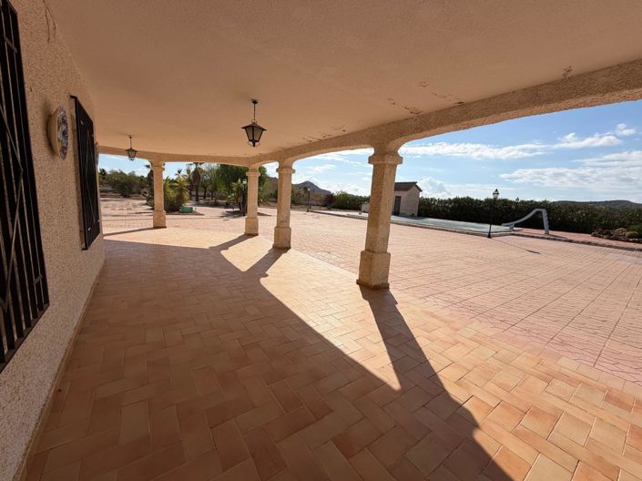Image No.11-4 Bed Country House for sale