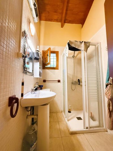 Image No.16-4 Bed Country House for sale