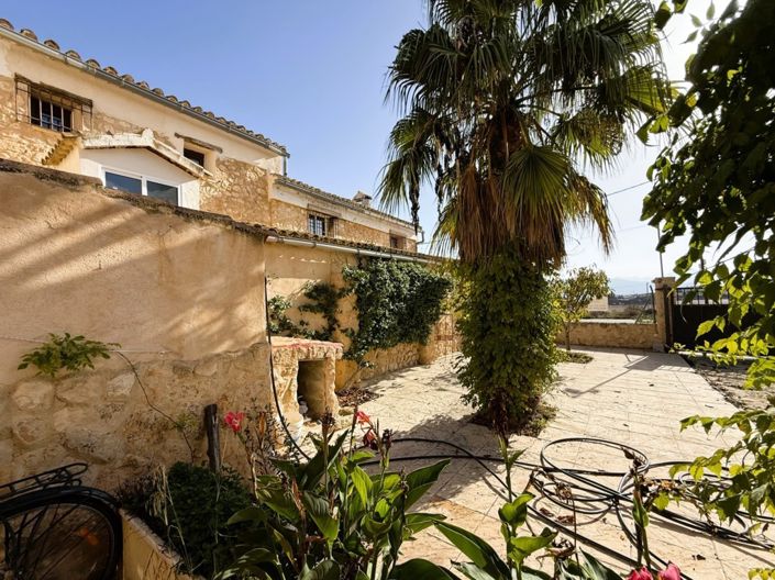 Image No.18-4 Bed Country House for sale
