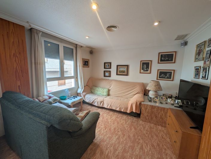 Image No.17-4 Bed Townhouse for sale