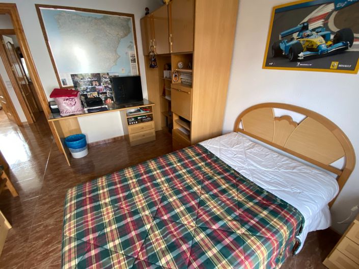 Image No.24-4 Bed Townhouse for sale