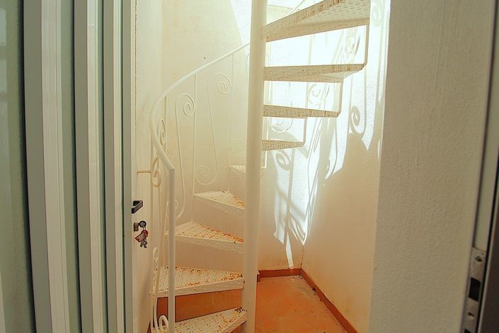 Image No.18-3 Bed Townhouse for sale