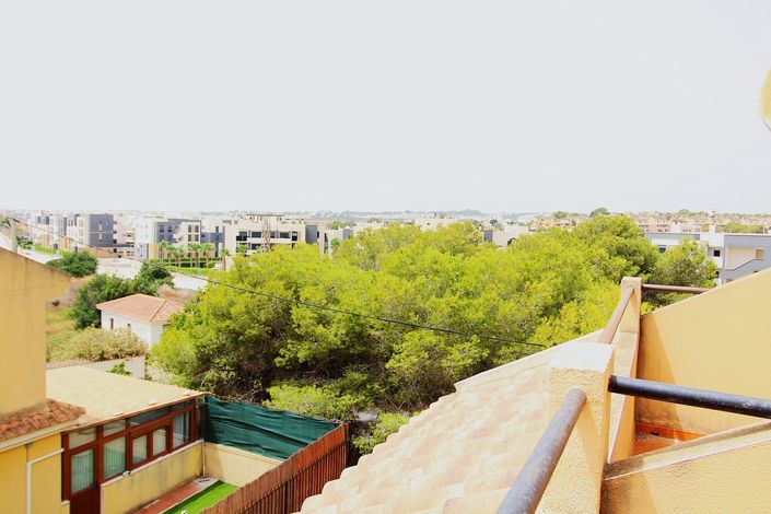 Image No.21-3 Bed Townhouse for sale