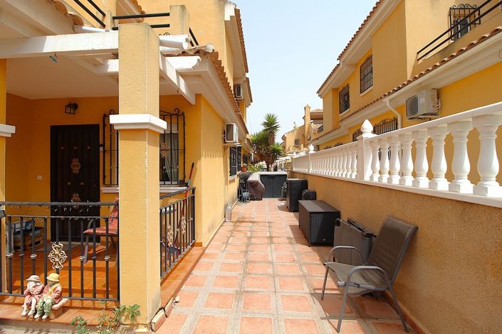 Image No.23-3 Bed Townhouse for sale