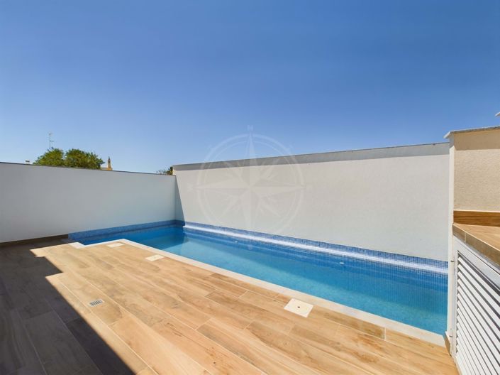 Image No.10-3 Bed Townhouse for sale