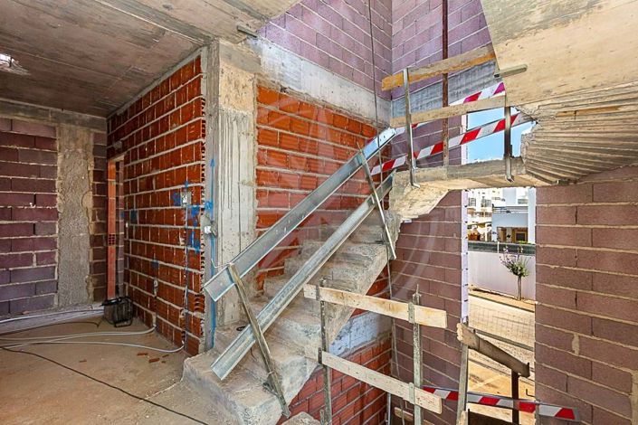 Image No.15-5 Bed Villa for sale