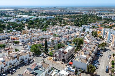 1987-310956-0086b5b4f2b294297643049c268e89554