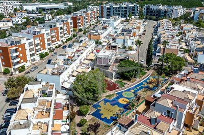 1987-310956-0086b5b4f2b294297643049c268e89554