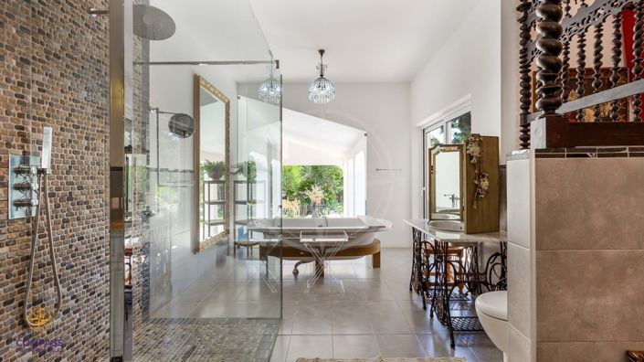 Image No.14-6 Bed Villa for sale