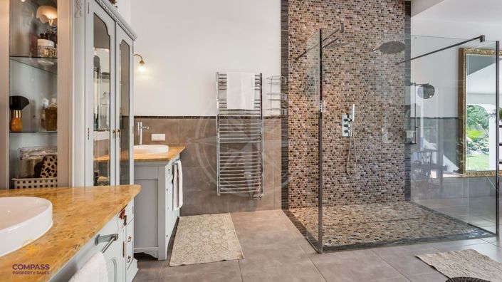 Image No.15-6 Bed Villa for sale