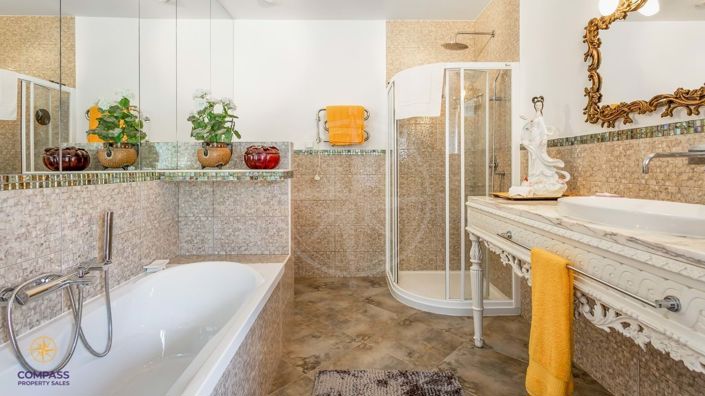 Image No.18-6 Bed Villa for sale