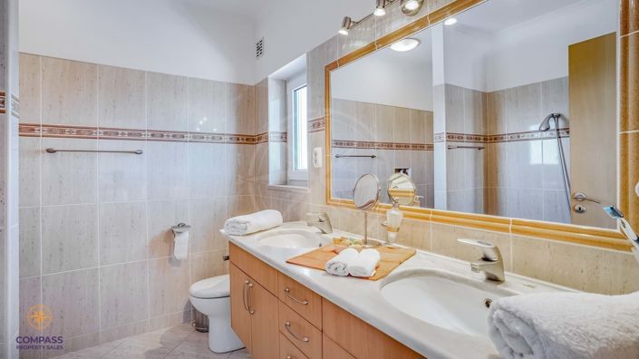 Image No.22-4 Bed Villa for sale