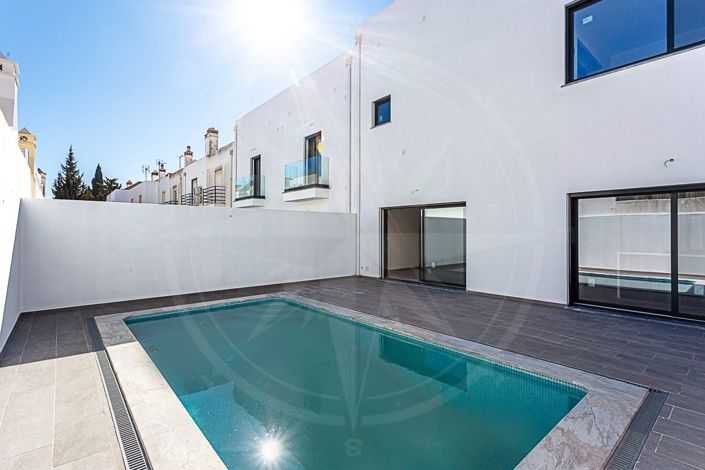 Image No.2-4 Bed Villa for sale