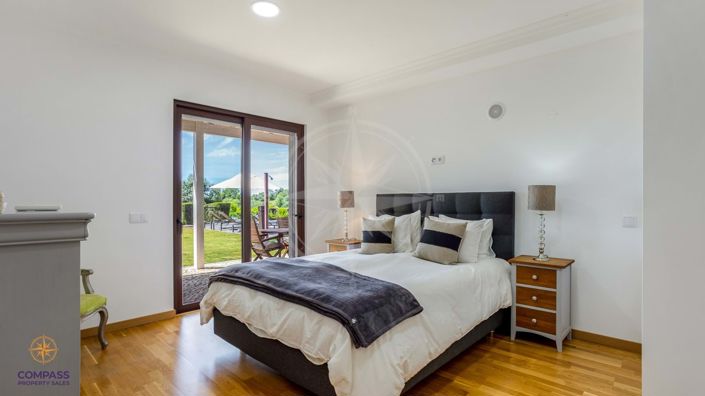 Image No.10-5 Bed Villa for sale