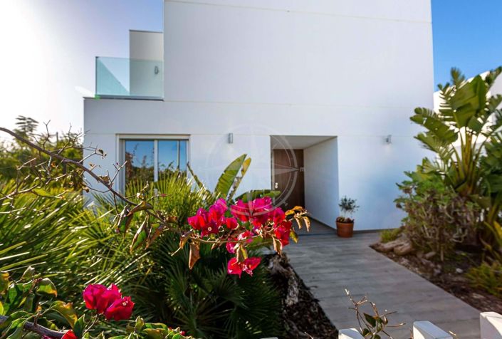 Image No.6-4 Bed Villa for sale