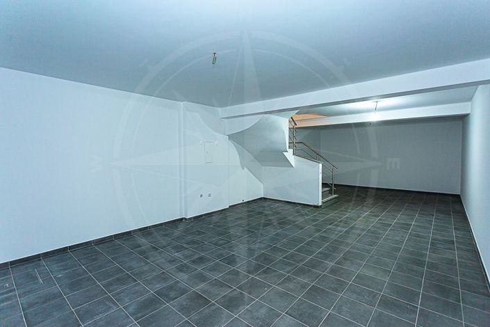 Image No.12-2 Bed Townhouse for sale