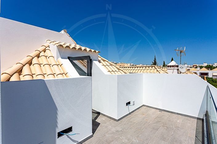 Image No.30-2 Bed Townhouse for sale