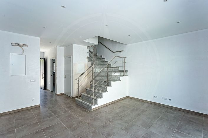 Image No.5-2 Bed Townhouse for sale