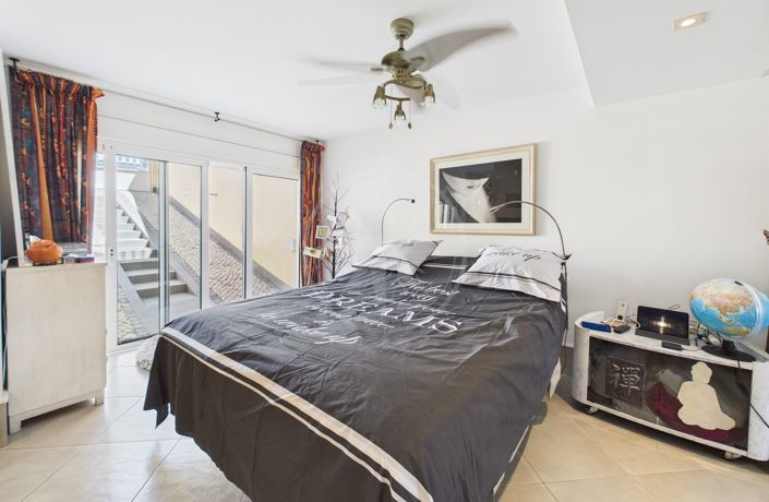 Image No.12-3 Bed Townhouse for sale